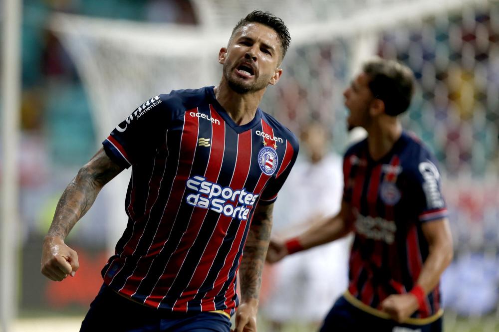 Ataque tricolor deslancha, mas defesa piora e gera preocupações