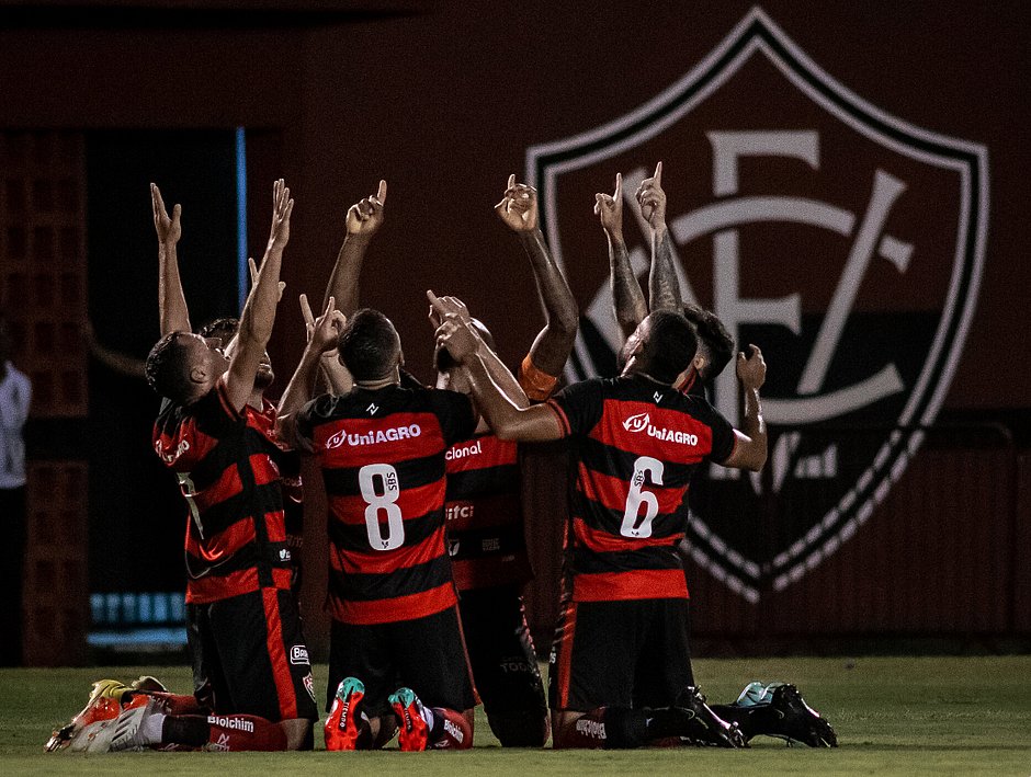 Vitória decide classificação no Baiano contra o Barcelona de Ilhéus