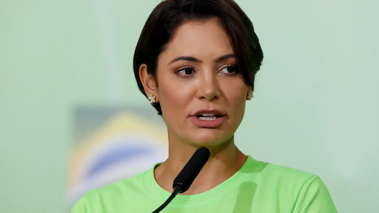 Michelle Bolsonaro anuncia turnê política pelo Brasil