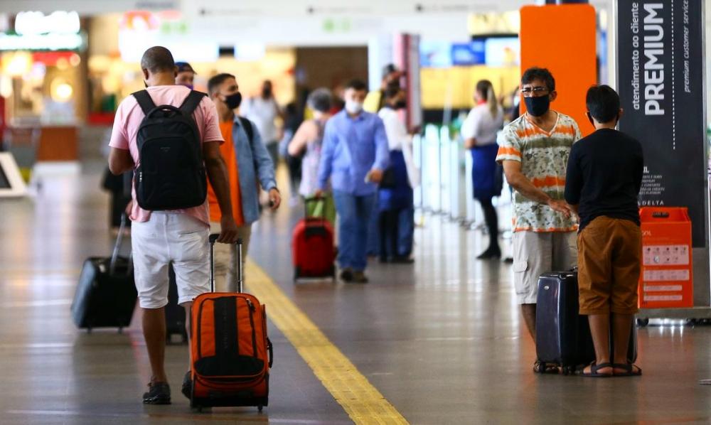 Anvisa derruba o uso obrigatório de máscaras em aviões e aeroportos