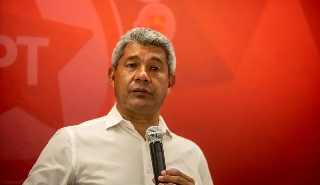 Jerônimo amplia parcelas de auxílio para estudantes de universidades