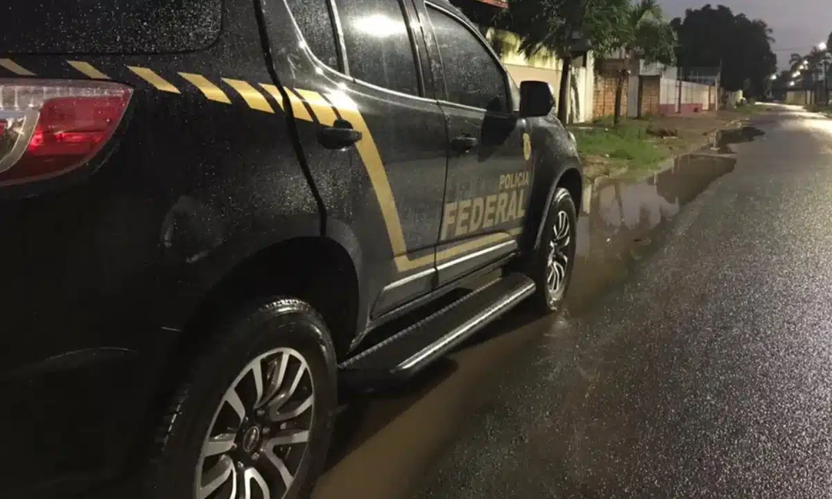 Polícia Federal cumpre mandados contra crimes de falsificação e sonegação de impostos na Bahia