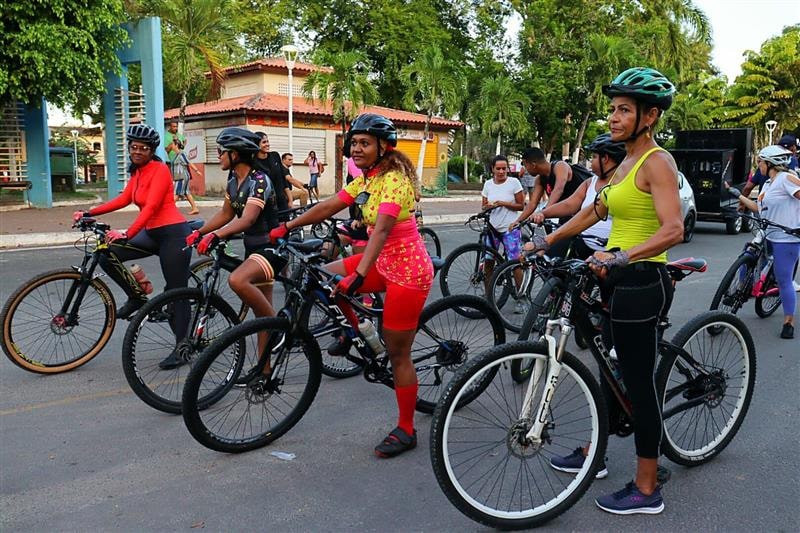 Passeio ciclístico dá início às homenagens às mulheres