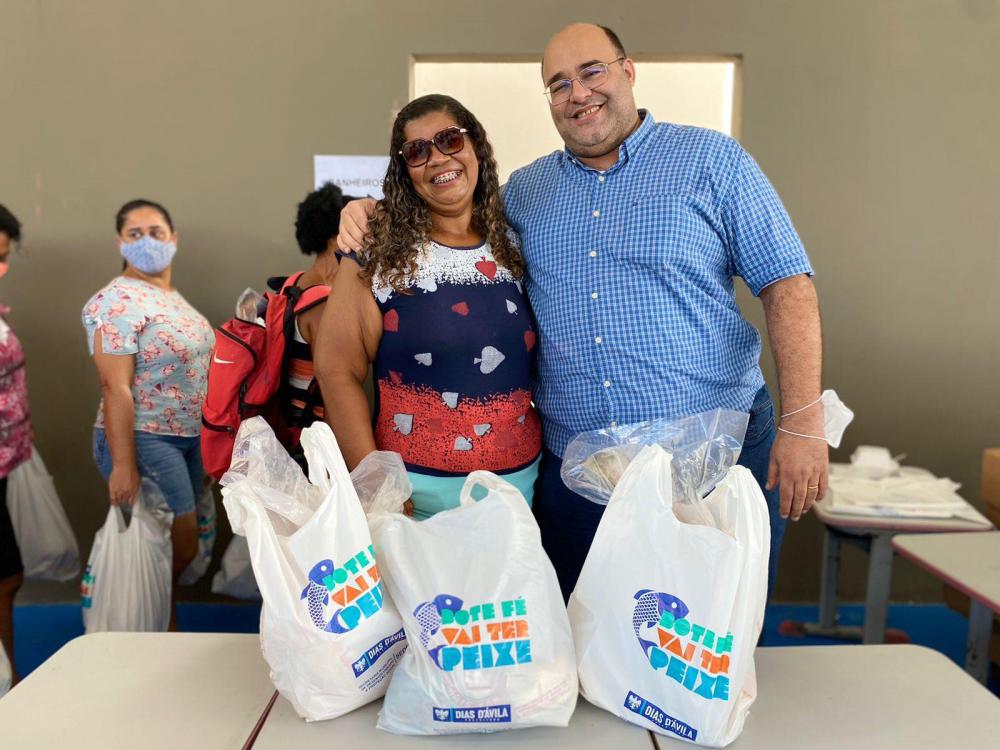 Prefeitura de Dias d'Ávila entregará 70 mil quilos de alimentos na Semana Santa