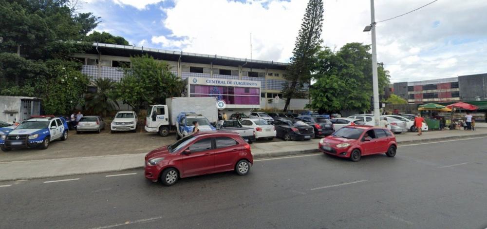 Homem é detido após filmar partes íntimas de turista em supermercado de Salvador