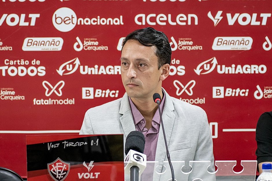 Novo diretor do Vitória define número de contratações necessárias para a Série B