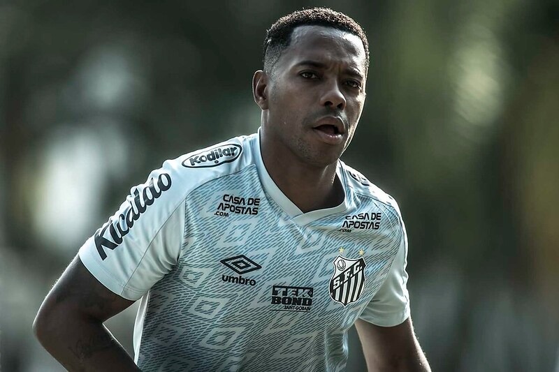 STJ convoca Robinho para discutir pena no Brasil