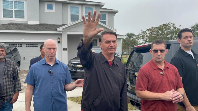 Nos EUA, ex-presidente Bolsonaro admite possibilidade de ficar inelegível