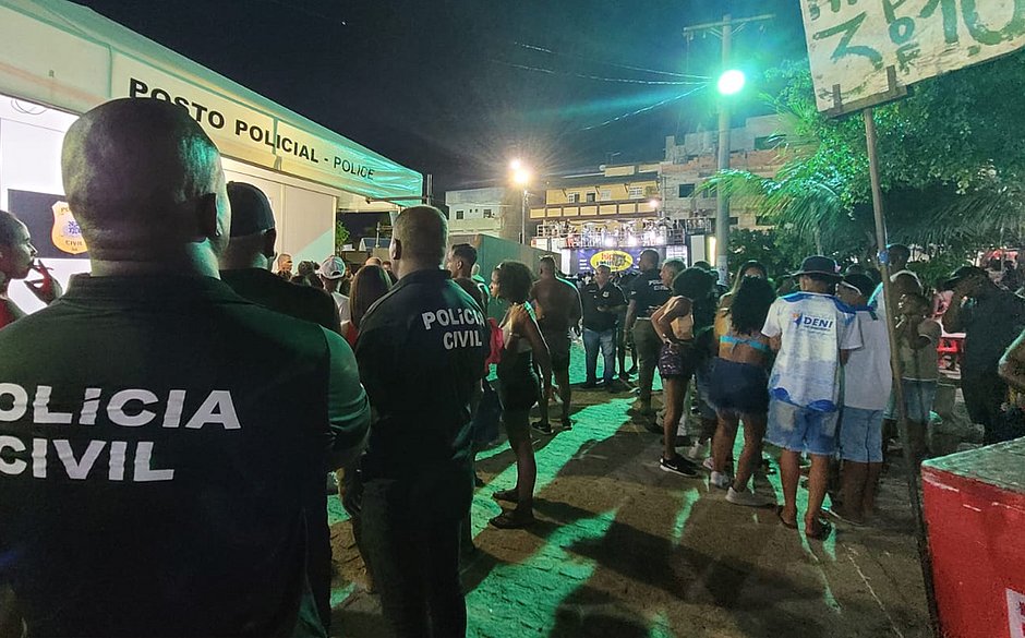 Mulher é presa com celulares furtados no Festival de Arembepe