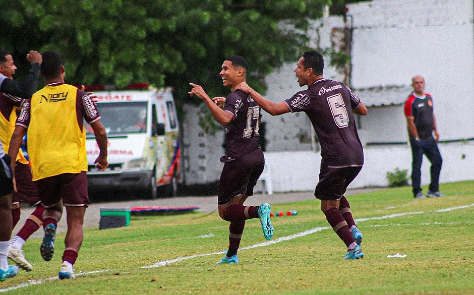 Jacuipense vence Juazeirense por 3x0 e pega o Bahia na final do Baianão