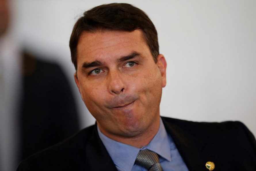 PL, PP e MDB querem testar Flávio Bolsonaro para prefeitura do Rio