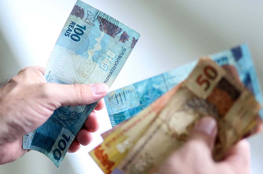 Beneficiários com NIS de final 4 recebem novo Bolsa Família