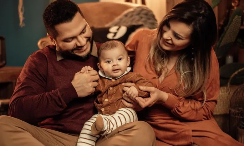 Andressa Urach perde guarda do filho após surto bipolar
