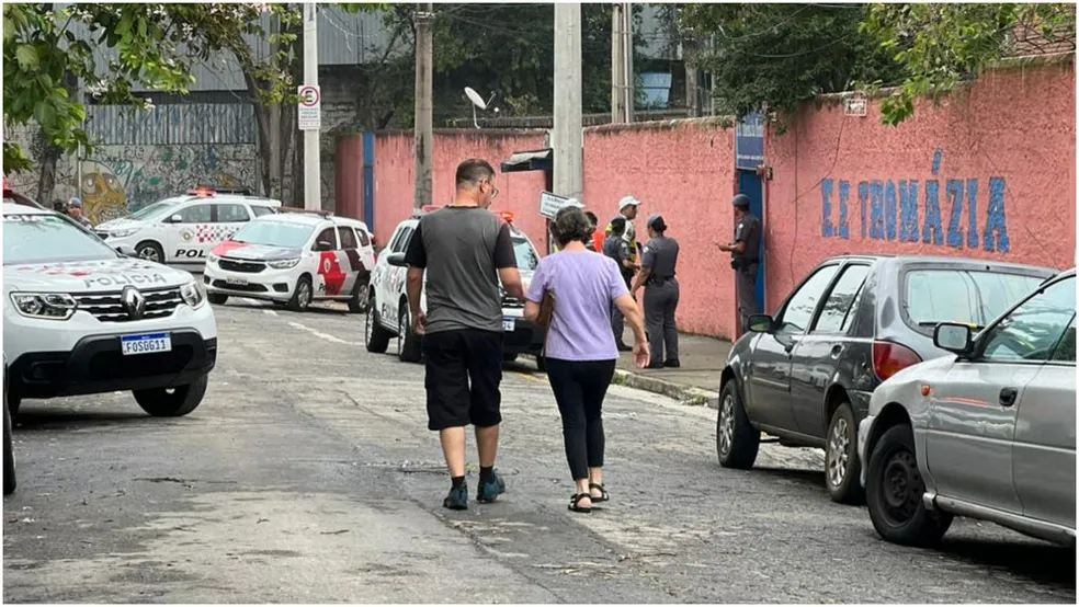 Adolescente invade escola em SP e esfaqueia professores e aluno