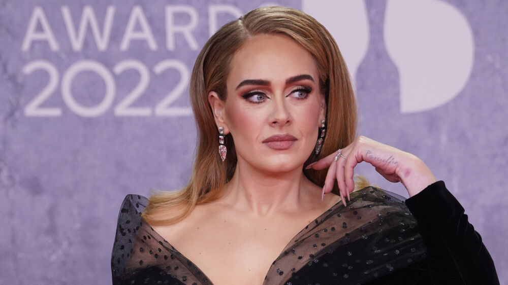 Adele anuncia pausa na carreira: 'Não vão ouvir falar de mim'