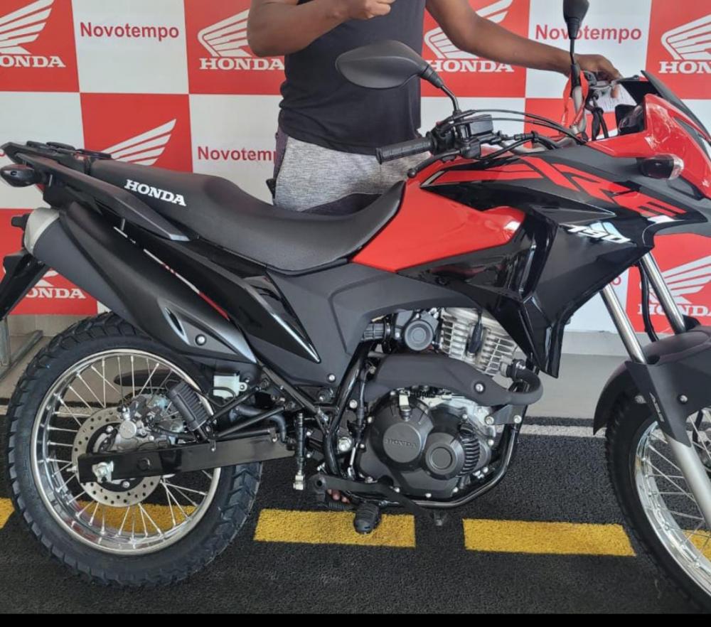 Motocicleta é furtada na porta de casa em Lauro de Freitas