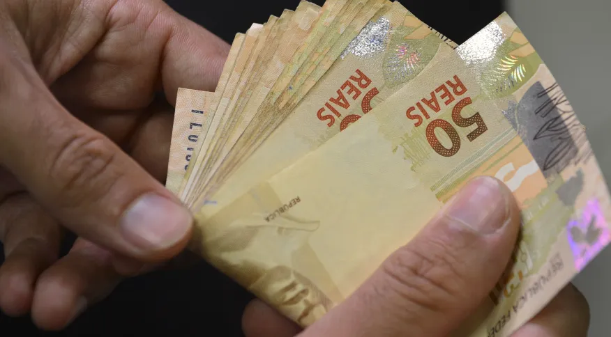 Beneficiários com NIS de final 8 recebem o novo Bolsa Família