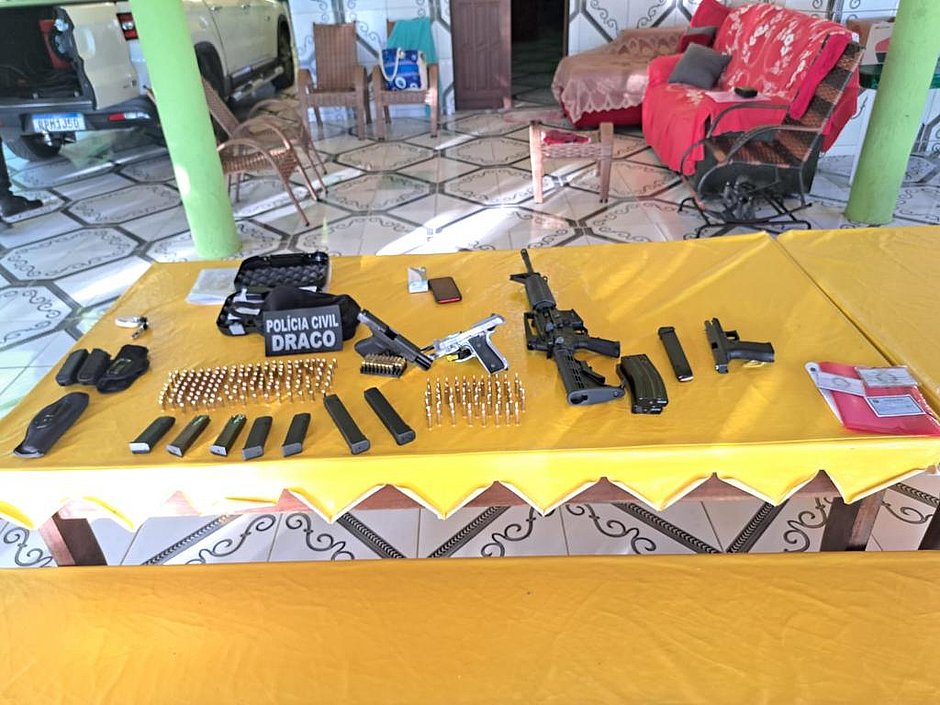 Policiais apreendem fuzil e pistolas em Monte Gordo