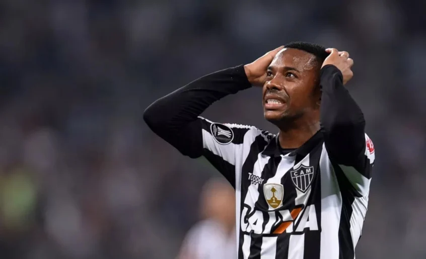 Robinho entrega passaporte à Justiça após ordem do STJ e não pode deixar o Brasil