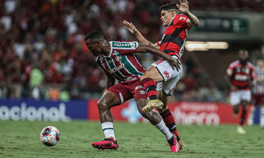 Flamengo sai na frente do Fluminense na final do Carioca 