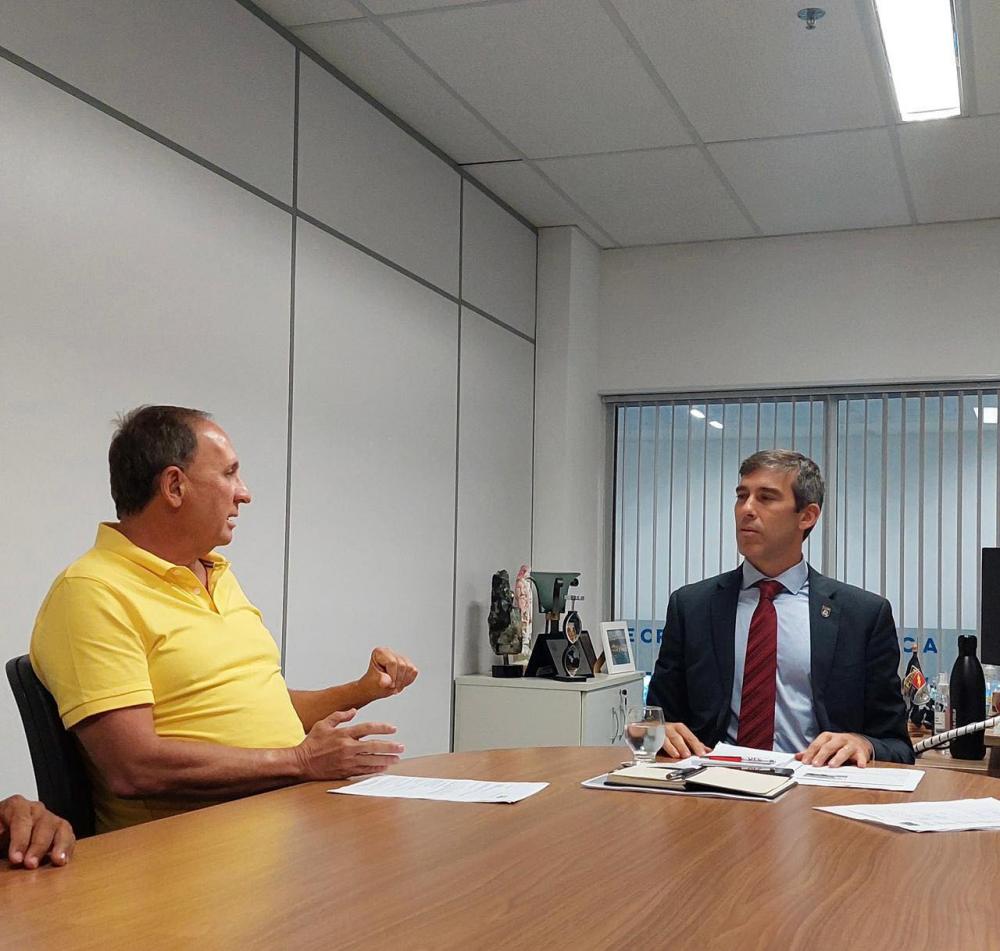 Após mais um crime, prefeito conversa com secretário de Segurança Pública 