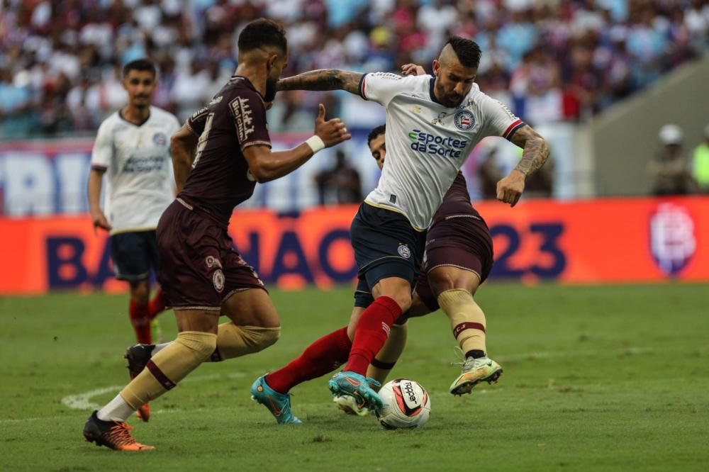 Bahia vence Jacuipense e conquista 50º taça do Campeonato Baiano