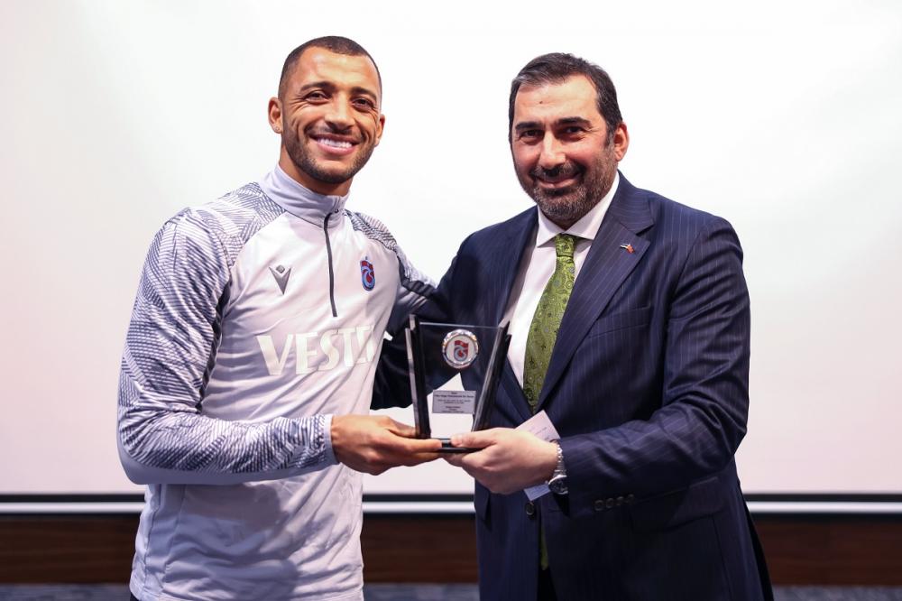 Trabzonspor anuncia Vitor Hugo como novo jogador do Bahia
