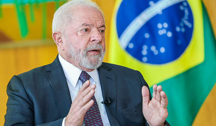 Lula sanciona lei que prevê delegacias da mulher abertas 24 horas