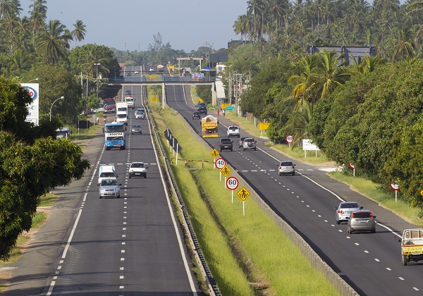 Mais de 138 mil veículos devem passar pela BA-099 na Semana Santa 