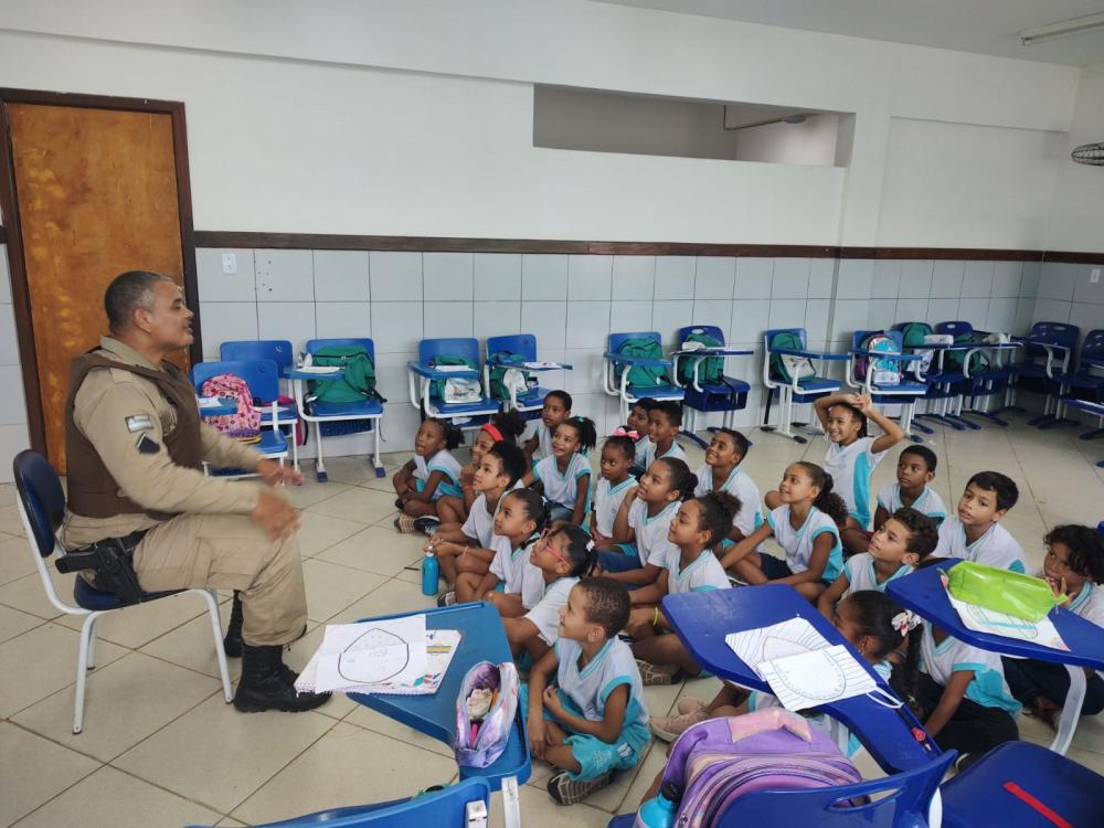 Polícia Militar realiza aula inaugural do Proerd em Açuzinho 