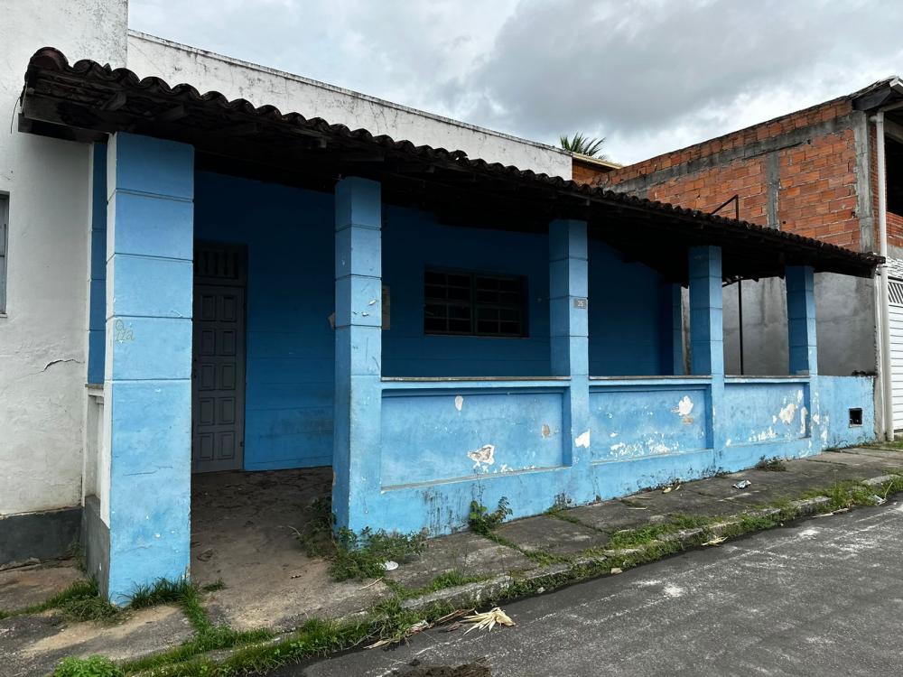 Moradores denunciam abandono de prédio público em Mata de São João