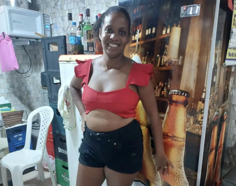 Jovem de 28 anos é morta a tiros em via pública no Diamante 