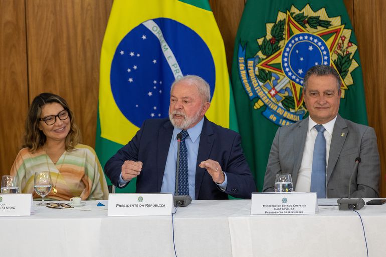 Rui Costa entra em atrito com Janja por gabinete e compra de móveis