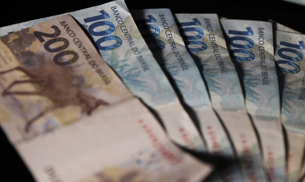 Governo propõe salário mínimo de R$ 1.389 em 2024, sem aumento real 