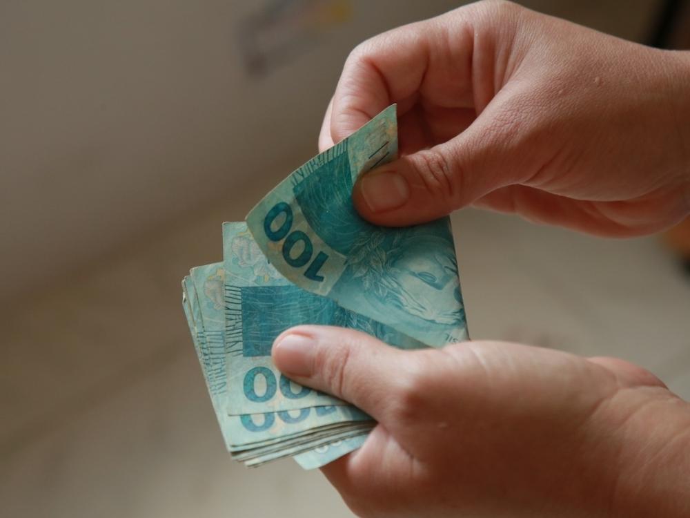 Caixa paga novo Bolsa Família a beneficiários com NIS de final 4