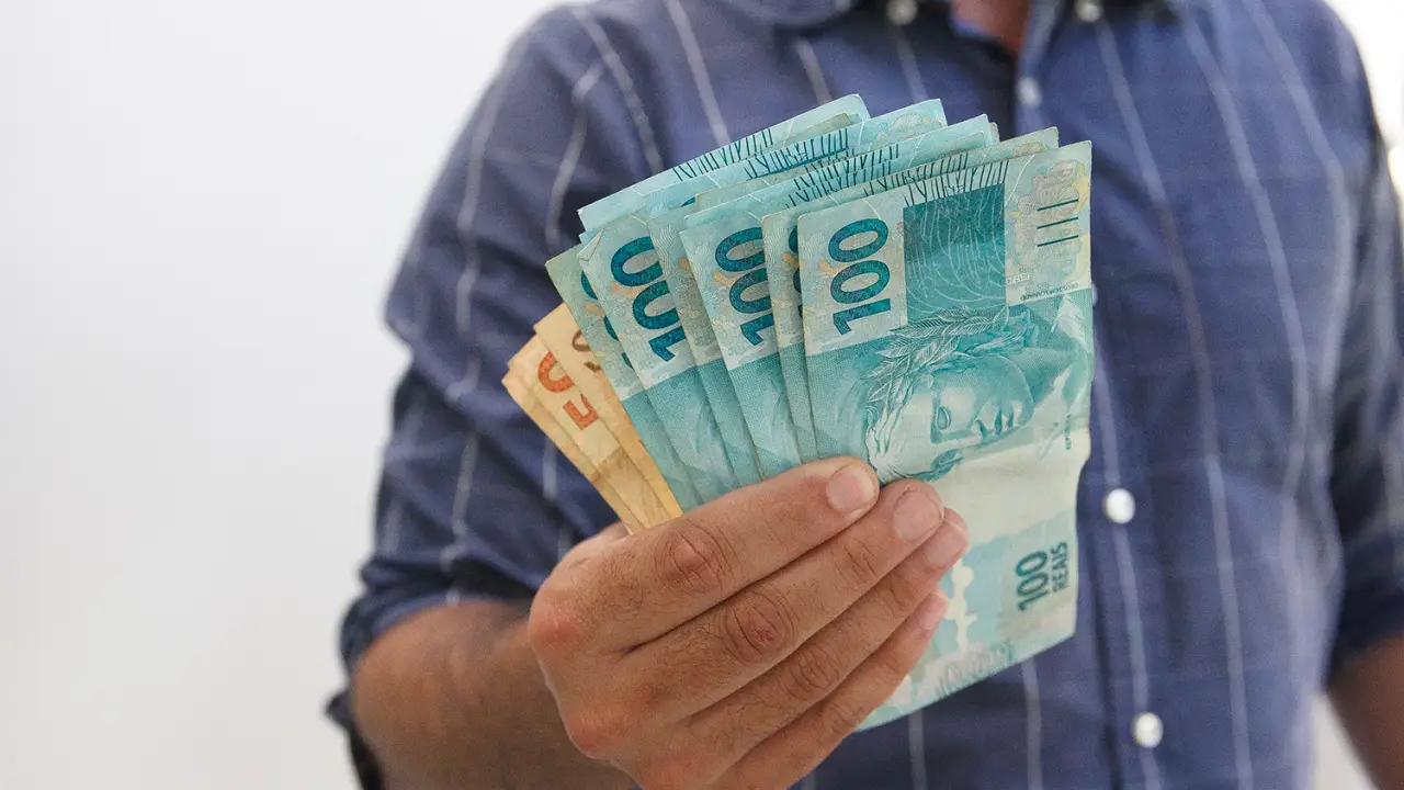 Beneficiários com NIS de final 7 recebem novo Bolsa Família