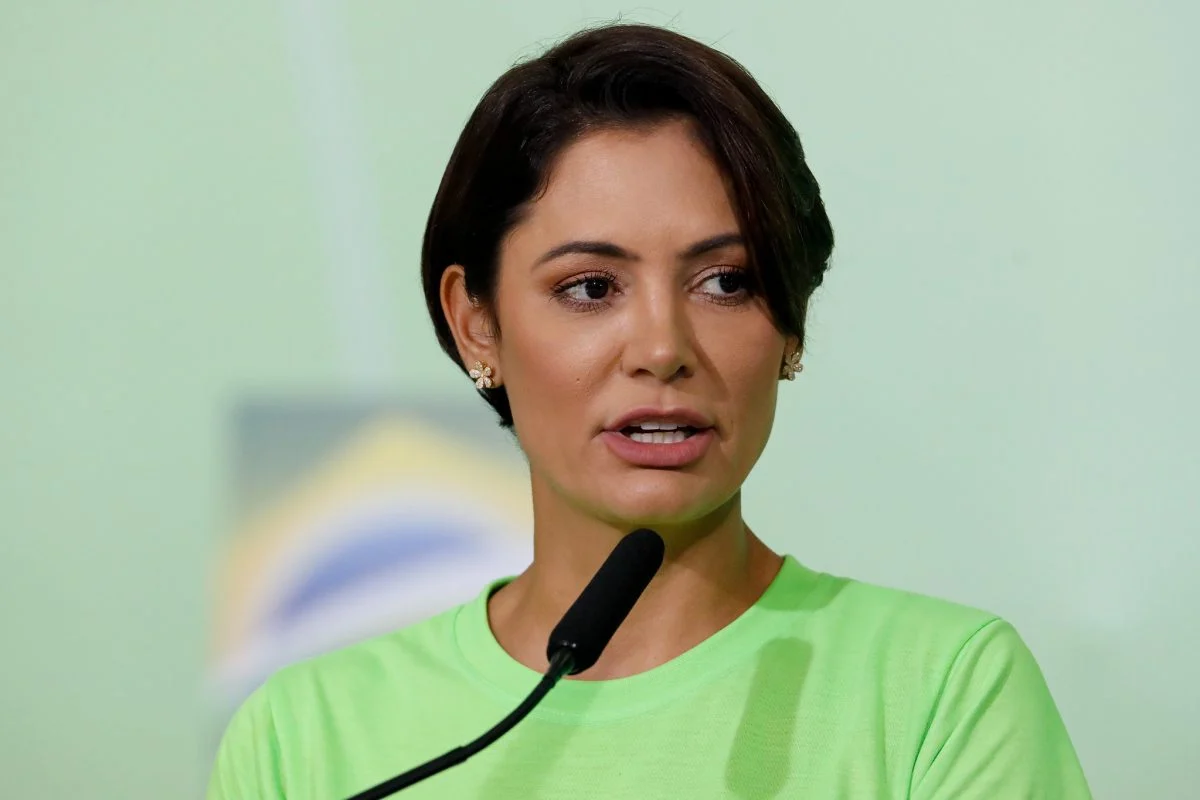 Alba concede honraria máxima da Bahia para Michelle Bolsonaro