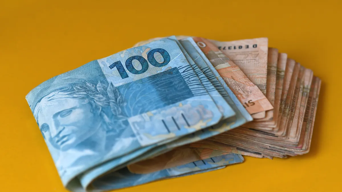 Receita paga hoje restituições de lote residual do Imposto de Renda