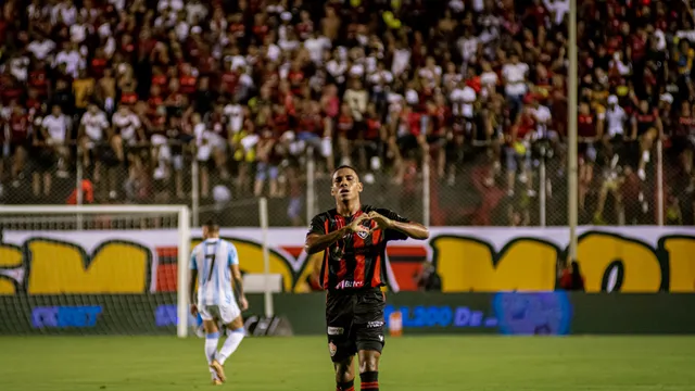 Vitória bate o Londrina no Barradão e chega à 3ª vitória consecutiva na Série B