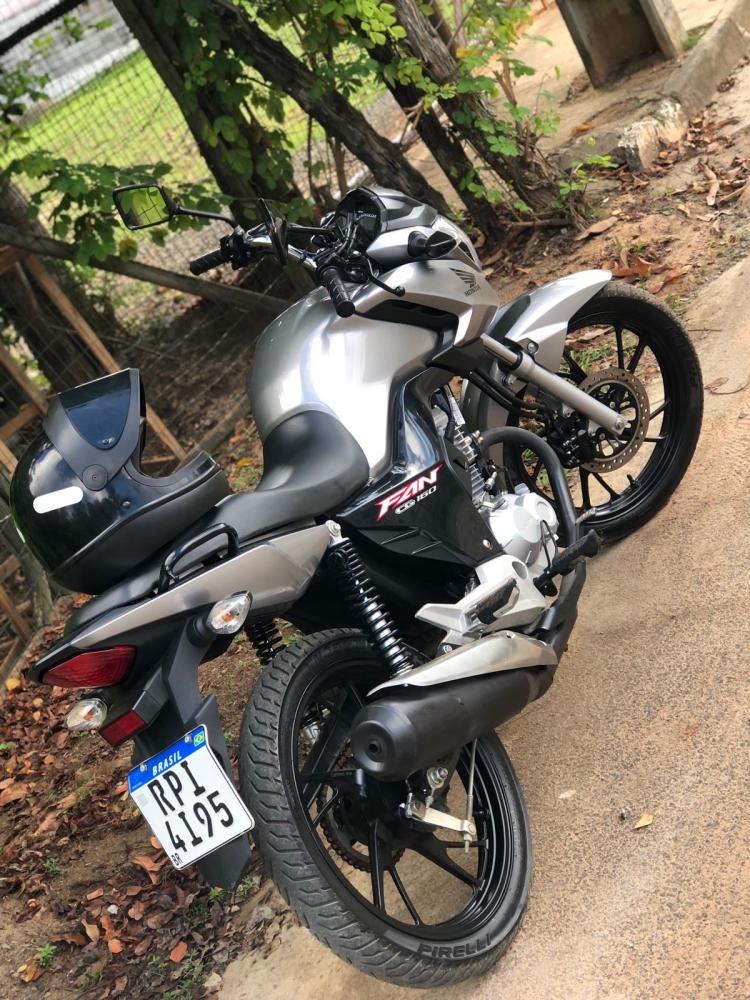 Homem tem motocicleta roubada no Entroncamento de Praia do Forte