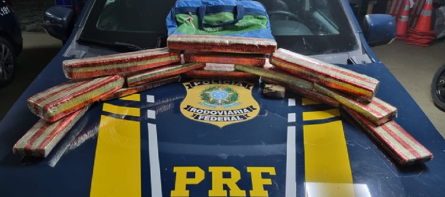 Mulher que viajava com filha de 3 anos é presa com maconha na BR-116