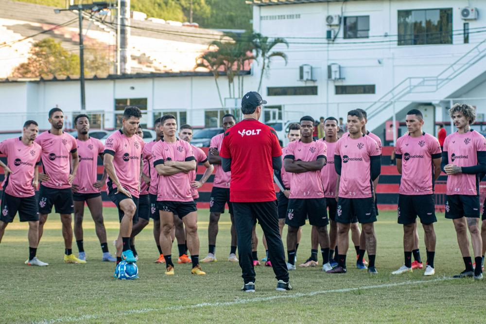Vitória tem 'prova de fogo' após melhor início da história na Série B