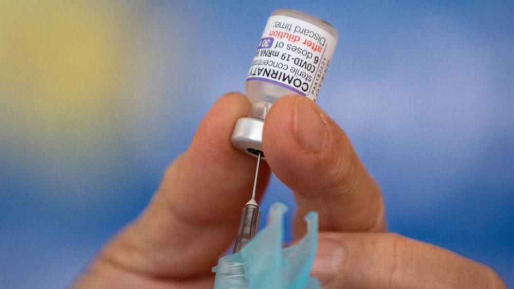 Prefeitura de Dias d’Ávila começa a aplicar vacina bivalente em população acima de 18 anos 