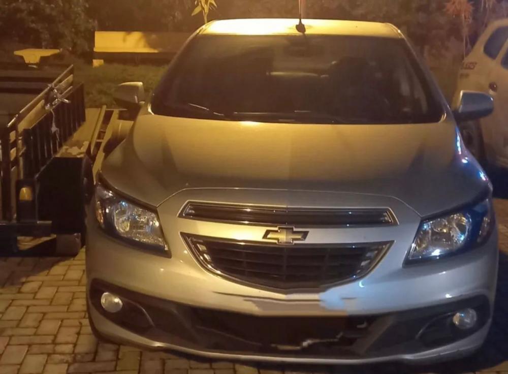Veículo roubado em Camaçari é recuperado pela PM em Imbassaí