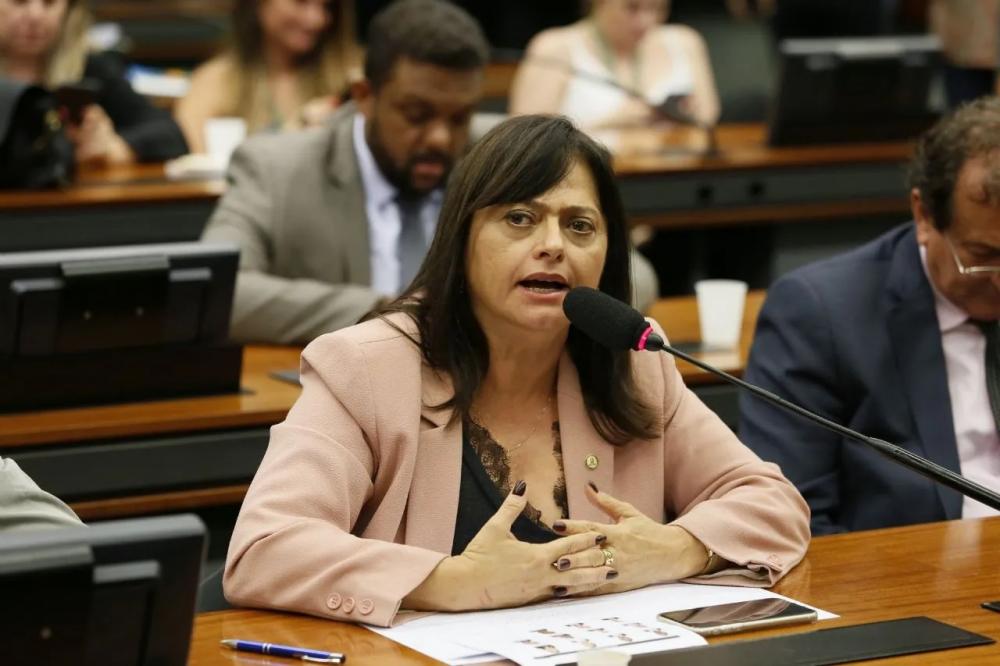 Alice Portugal é indicada por Lula como vice-liderança do governo