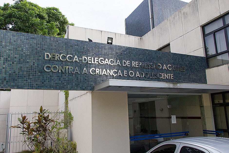 Homem é preso acusado de abusar sexualmente das duas filhas