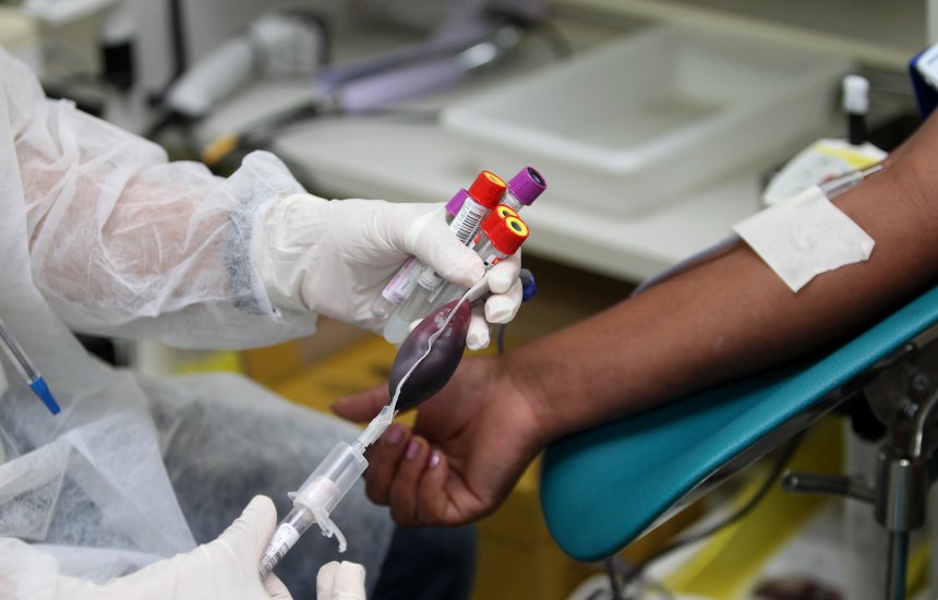 Estoque em nível crítico: Hemoba lança campanha e pede doações na Bahia