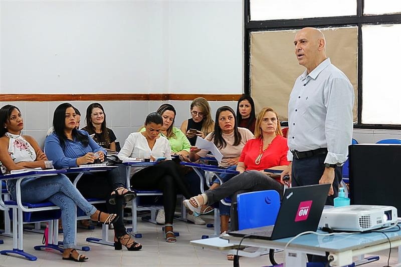 SESAU promove capacitação de enfermeiros de Mata de São João para inserção de implanon