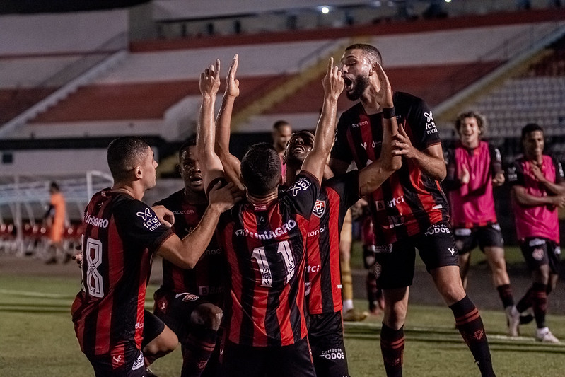 Vitória quer retomar liderança diante do Ceará para seguir 100%