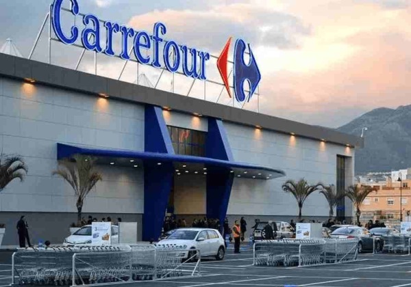 Carrefour tem 5 dias para apresentar imagens do mercado onde casal foi agredido